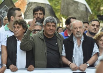 En plena crisis, centrales sindicales y movimientos sociales llaman a movilizar