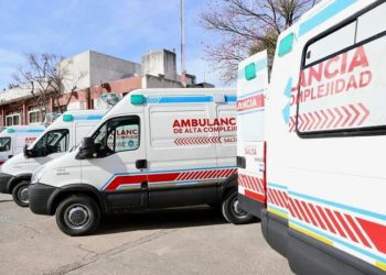 Quiso esquivar un lomo de burro y mató a una mamá que iba en moto con su hijo