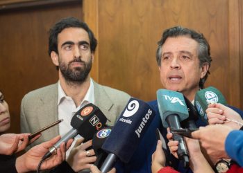 El Gobierno confirmó que presentará una nueva oferta salarial y que descontará el día