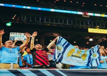 El Manchester City creará una bufanda smart para medir la emoción de sus hinchas