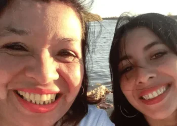 Ex policía echó de su casa a su novio, él volvió, la degolló y le dio 34 puñaladas