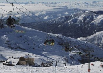 Tragedia en Bariloche: un operario murió mientras intentaba arreglar una aerosilla en el Cerro Catedral