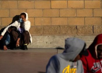 La Corte Suprema le da luz verde a Biden para poner fin al programa migratorio de Trump