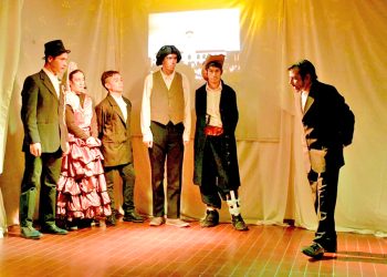 Los alumnos de IRIS  realizaron una emotiva obra de teatro y tuvieron varios invitados