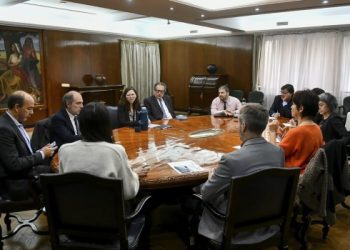 Los turistas extranjeros podrán vender hasta US$ 5.000 al tipo de cambio financiero