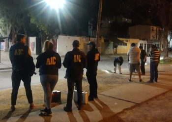 Preocupada por la inseguridad, una mujer acompañó a su hija a tomarse el colectivo y murió en un tiroteo