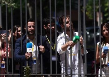 Sánchez dejó a los periodistas acreditados en el exterior del Ministerio de Economía en un acto
