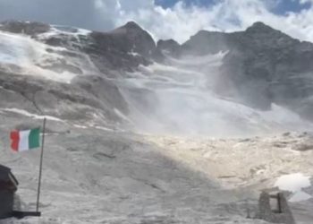 Se derrumbó un bloque de hielo en Los Alpes italianos: siete muertos y buscan desaparecidos