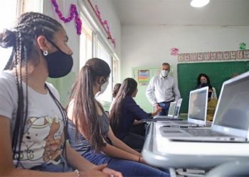 Con más de 700 alumnos, se lleva adelante el hackathon de Mendoza Futura