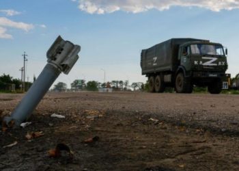 Ucrania intensifica ataques aéreos para retomar el sur y aislar a las tropas rusas