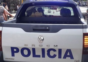Tragedia en el país: Un hombre que llevaba un arma en la cintura quiso bajar de su camioneta, se disparó accidentalmente y murió