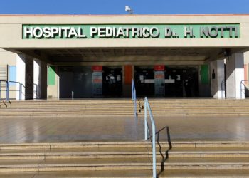 Una nena de 4 años fue atropellada por su papá con un camión y está internada con estado reservado