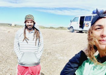 «Rumbo a Zion»: recorren el país en su motorhome y están de visitaen nuestro departamento