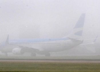 Vuelos demorados y cancelados en Mendoza por la niebla en Buenos Aires