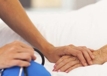 Destacan la importancia y capacitan sobre los cuidados paliativos