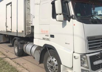 Bajó del camión en la ruta para orinar y le robaron $ 5 millones