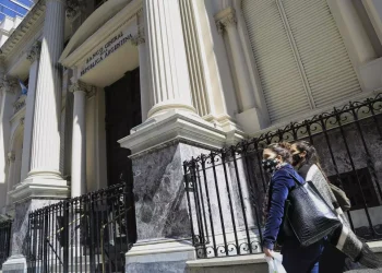 Argentina, con la tasa de interés más alta del mundo