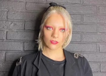 Casi muere de bebé, fue abusada a los 7 años y trabaja desde los 14 para ayudar en casa: la joven que contrató Wanda Nara