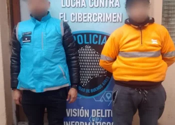 Aberrante: Detuvieron a un pedófilo que hacía dibujos desnudos de sus hijas y que se comparaba con «Miguel Ángel»