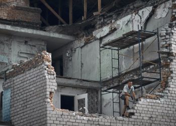 Dos heridos en un incendio en almacén de municiones en Crimea