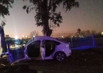 Dramático accidente en nuestra provincia: una mujer perdió el control de su auto, chocó contra un árbol y murió junto a su hijo