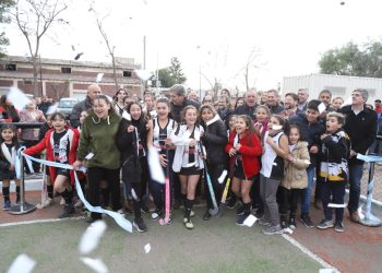 Monte Comán: Félix inauguró otra  cancha municipal de hockey y destacó la inversión en infraestructura deportiva