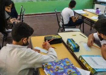Festejar el Patrono Santiago no introduce religión en las escuelas, según la Corte