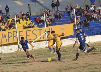 Huracán venció a Quiroga y sigue en lo más alto del torneo