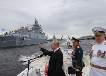 Lanzó Putin una doctrina naval que prevé abrir bases en todo el mundo