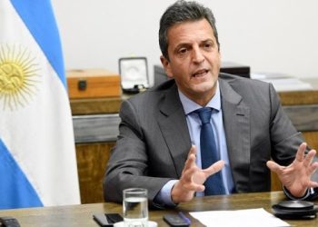 Massa termina de delinear su equipo y ajusta detalles del bono a los jubilados