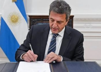 Massa tiene listo un DNU para incentivar las exportaciones de hidrocarburos