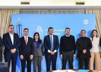 Massa y Lammens firmaron un acuerdo de precios con cámaras de turismo para la nueva edición del PreViaje