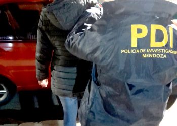 Aprehenden a una mujer policía por el hurto de un celular