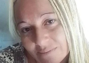 Otra vez polémica: con un video, la «planera» se lanzó como cantante