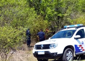 “Si no venís conmingo, te mato acá mismo”: amenazó a una adolescente, la llevó hasta un baldío y abusó de ella