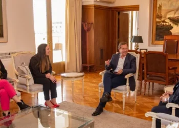 Suárez recibió a la joven empresaria mendocina que creó una app para salvar vidas