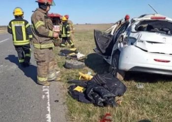 Otra tragedia en una ruta argentina: Volcaron con el auto y murieron dos jóvenes amigas de 20 años