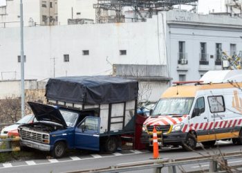 Un hombre perdió la vida arrollado por su propio vehículo en una autopista del AMBA