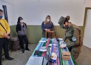 Viajaba de Salta a Mendoza con un menor y 2 kilos de cocaína en su mochila