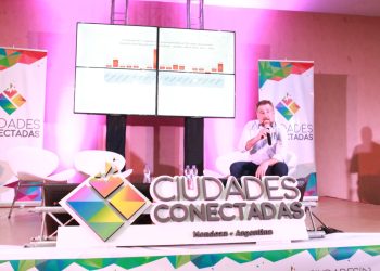Ayer en el Centro de Congresos se llevó a cabo  el primer encuentro de “Ciudades Conectadas”