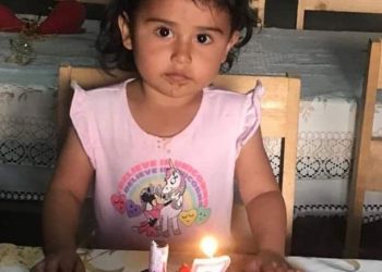 El caso que estremece al mundo: nena de 3 años muere, despierta en su funeral y vuelve a morir