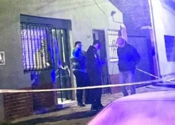 Conmoción en el país: una mujer mató a puñaladas a su hija de 7 años