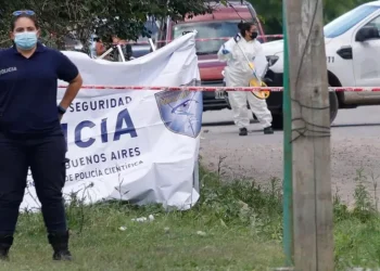 Provincia de Buenos Aires: Estaba por bañar a su hija, recibió una descarga de la ducha eléctrica y murió