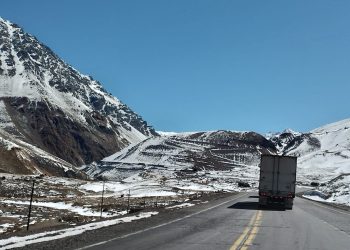 Alerta amarilla por nevadas en precordillera