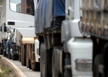 Conflicto del neumático  ya complica la situación de los transportistas