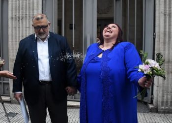 Ella fue monja y él, sacerdote: se animaron a vivir un “amor prohibido” y acaban de casarse