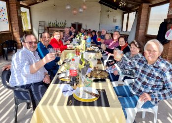 Emotivo encuentro:  alumnos de la promoción 1977 de la escuela “Martín Güemes” festejaron volver a verse