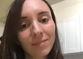 Otro brutal femicidio en la provincia de Buenos Aires: Una mujer salió a pasear a su perro y horas después apareció asesinada en la vivienda de un vecino