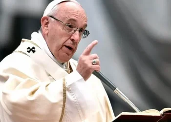 Francisco pide a Azerbaiyán y Armenia que acuerden la paz