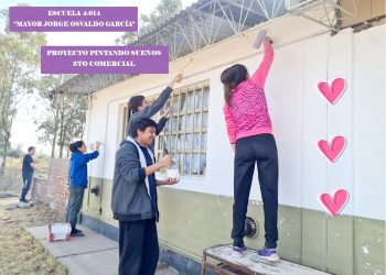 Hermoso gesto: chicos de la secundaria de Monte Comán pintaron el edificio de una escuela primaria
